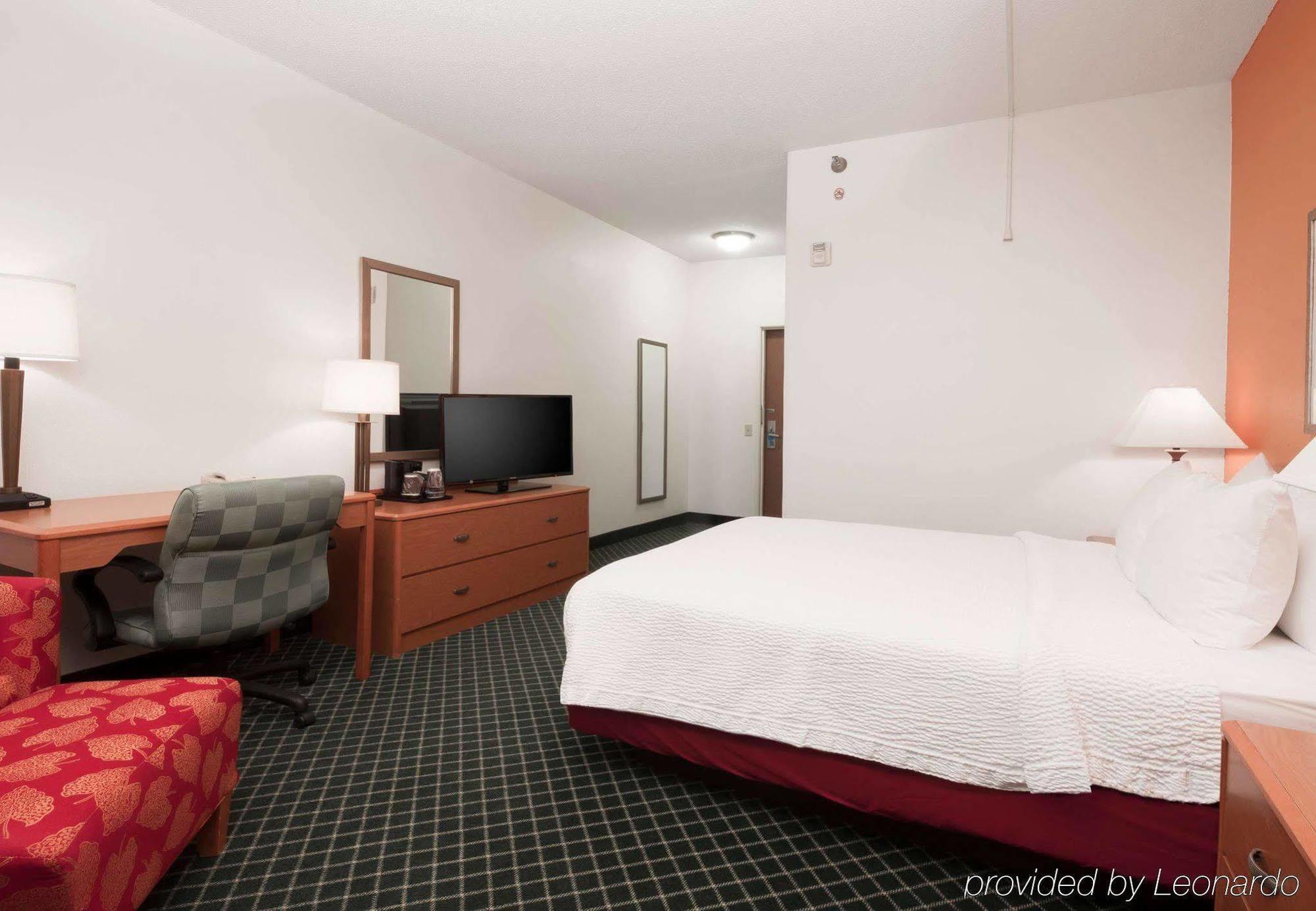 Americinn By Wyndham Hudson Exterior photo